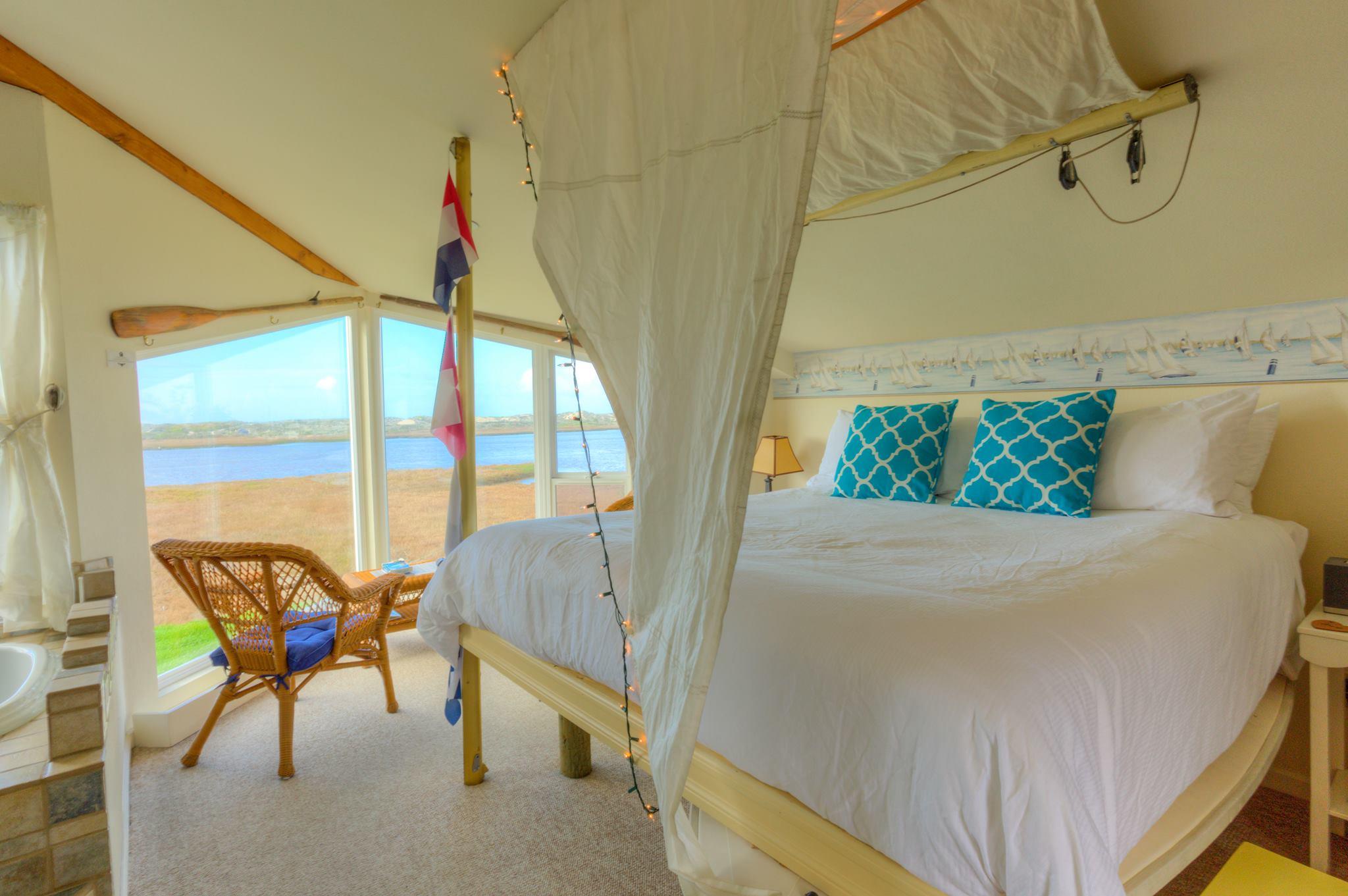 Captain's Inn at Moss Landing Cozy B&B Moss Landing, CA